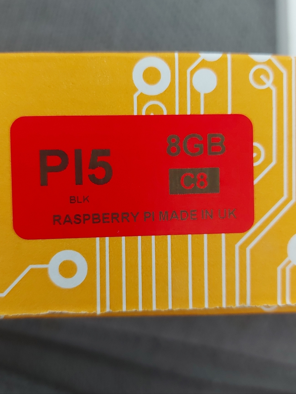 The Official Raspberry Pi Beginner's Guide And Kit - Picture 5 of 6